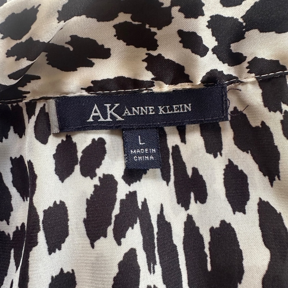 Anne Klein Animal Print Sleeveless Blouse - Picture 4 of 4